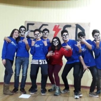 tehuelche noticias: Despliegue de talento musical marc&oacute; la t&oacute;nica en los Campamentos de Invierno en Ingl&eacute;s realizados en Coyhaique y Puerto Cisnes