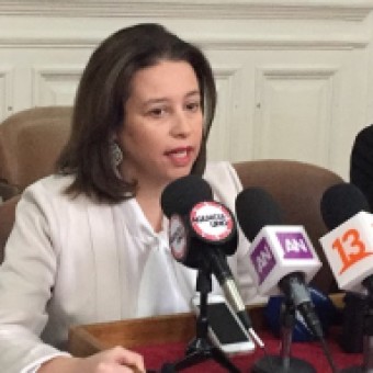 tehuelche noticias: SENADORA ORDENES PRESENTA PROYECTO PARA CADUCAR CONCESIONES SANITARIAS CUANDO SE PONGA EN RIESGO LA SALUD DE LAS PERSONAS
