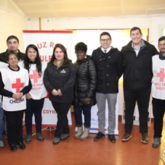 tehuelche noticias: FOSIS y Cruz Roja lanzan campa&ntilde;a para ayudar con ropa de invierno a inmigrantes