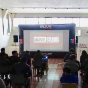 tehuelche noticias: En el  Centro de Cumplimiento Penitenciario de Coyhaique INJUV realiza ma&ntilde;ana de #CineItinerante