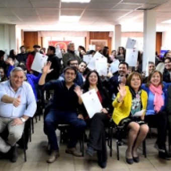 tehuelche noticias: Con especial &eacute;nfasis en familias de la clase media el Minvu entrega 87 subsidios habitacionales