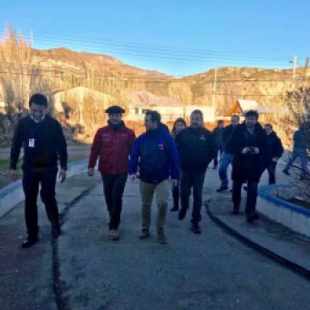 tehuelche noticias: Subsecretario de obras p&uacute;blicas visit&oacute; terreno donde se construir&aacute; el nuevo Hospital de Chile Chico