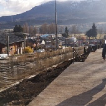 tehuelche noticias: MUNICIPALIDAD  DE COYHAIQUE INSPECCIONA AVANCES DE OBRAS EN ESPACIO FRESIA