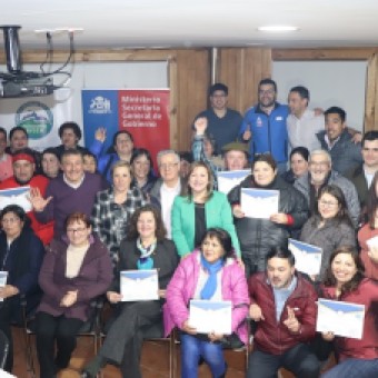 tehuelche noticias: DIRIGENTES SOCIALES SON HOMENAJEADOS POR AUTORIDADES REGIONALES
