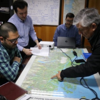 tehuelche noticias: Senador Sandoval se reuni&oacute; con Seremi Mop para conocer avances de obras que desarrolla la cartera a nivel regional