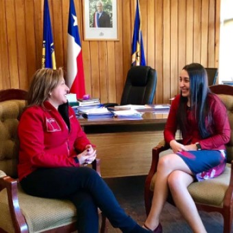 tehuelche noticias: Silvia Leiva Henr&iacute;quez  asume como nueva directora regional del Instituto Nacional de la Juventud  Ays&eacute;n