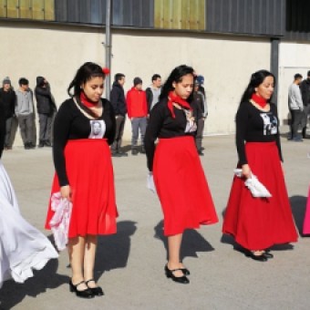 tehuelche noticias: Estudiantes de liceo Juan Pablo II recuerdan v&iacute;ctimas del 11