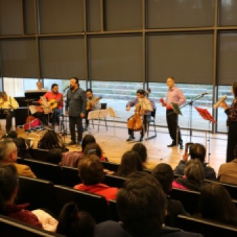 tehuelche noticias: Sindicato de Docentes de la UACH le cant&oacute; al &ldquo;artista eterno&rdquo;