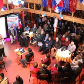 tehuelche noticias: M&aacute;s de 300 adultos mayores se reunieron en Coyhaique en jornada de di&aacute;logo organizada por senadores Sandoval y &Oacute;rdenes