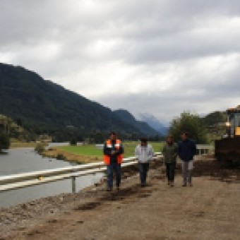 tehuelche noticias: SEREMI DEL MOP ANUNCI&Oacute;:  &ldquo;ESTAMOS MEJORANDO LA CONECTIVIDAD INTERIOR DE LOS VECINOS CON NUEVAS OBRAS EN LOS CAMINOS LAGO RIESCO-R&Iacute;O C&Oacute;NDOR Y EL TURBIO-GLORIA&rdquo;
