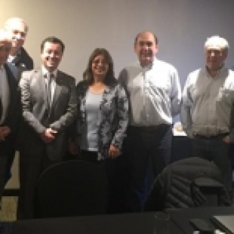 tehuelche noticias: MOP POTENCIA EL DESARROLLO PRODUCTIVO Y SE RE&Uacute;NE CON MULTIGREMIAL DE PUERTO AYS&Eacute;N PARA EXPONER OBRAS E INVERSI&Oacute;N GUBERNAMENTAL