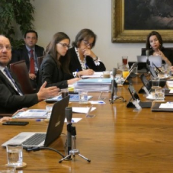 tehuelche noticias: SENADORA ORDENES INSTA AL EJECUTIVO A PRESENTAR SUS INDICACIONES A LA LEY GENERAL DE SERVICIOS SANITARIOS
