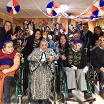 tehuelche noticias: INJUV realiza segundo encuentro intergeneracional entre j&oacute;venes y adultos mayores de Coyhaique