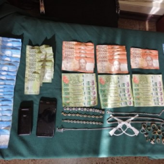 tehuelche noticias: Carabineros de Cochrane detuvo por hurto a dos mujeres mientras &ldquo;le&iacute;an la suerte&rdquo; a sus v&iacute;ctimas