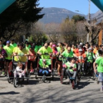 tehuelche noticias: Exitosa 5&deg;corrida familiar por la inclusi&oacute;n