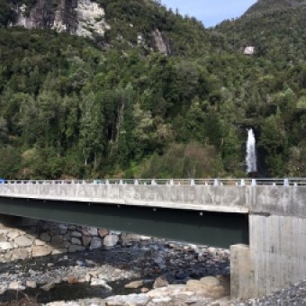 tehuelche noticias: M&Aacute;S DE CINCO MIL HABITANTES SON BENEFICIADOS CON CONSTRUCCI&Oacute;N DE CINCO NUEVOS PUENTES EN LA COMUNA DE CISNES