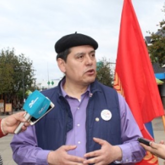 tehuelche noticias: Comunistas Insisten en Llamado a Sacar los Militares de la Calle