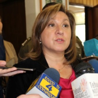 tehuelche noticias: Intendenta Asegura que Gobierno Escucha a la Ciudadan&iacute;a Mientras Protesta Exige Retirar a los Militares de la Calle