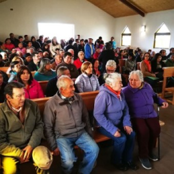 tehuelche noticias: Emocionante bendici&oacute;n de nueva capilla en &Ntilde;irehuao