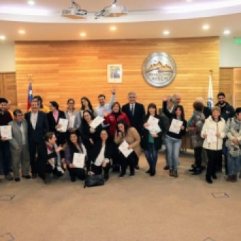 tehuelche noticias: Ejecutivo y Consejo Regional entregaron certificados a 61 organizaciones beneficiadas por el 2% Social del GORE