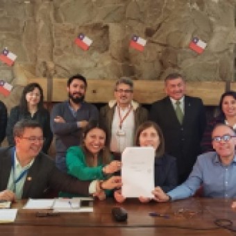 tehuelche noticias: Autoridades y gremios de la salud valoraron decreto que permitir&aacute; el traspaso de 182 trabajadores de honorario a contrata