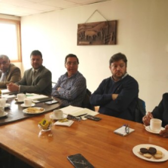tehuelche noticias: COLEGIOS SUBVENCIONADOS PIDEN AL ALCALDE ALEJANDRO HUALA INTERCEDER ANTE EL GOBIERNO PARA QUE TOME MEDIDAS ANTE IMPOSIBILIDAD DE TERMINAR EL A&Ntilde;O ACAD&Eacute;MICO EN FORMA NORMAL