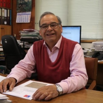 tehuelche noticias: Funcionarios de Bienes Nacionales reconocen trayectoria  de hist&oacute;rico funcionario