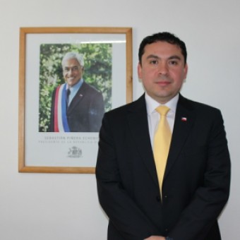 tehuelche noticias: Luis Prieto Epuyao asumi&oacute; como nuevo Seremi de Justicia y DD.HH en la regi&oacute;n de Ays&eacute;n