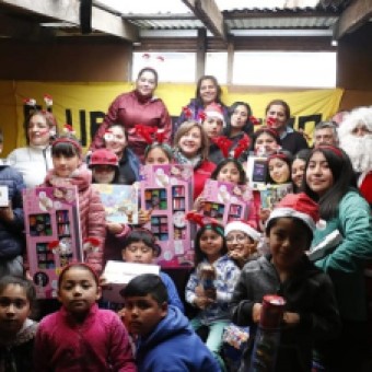 tehuelche noticias: Intendente lleg&oacute; hasta Caleta Andrade para festejar la navidad con los ni&ntilde;os del Club Deportivo Escuela