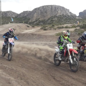 tehuelche noticias: Cuarta fecha del motocross regional se desarroll&oacute; en Chile Chico