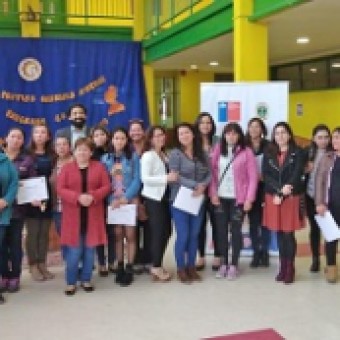tehuelche noticias: SernamEG y Municipalidad de Ays&eacute;n despiden a las mujeres que participaron en el Programa 4 a 7