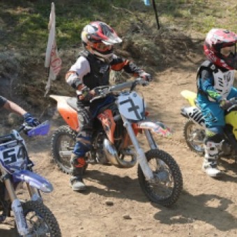 tehuelche noticias: En Guadal se realiz&oacute; primera fecha del campeonato de verano de motocross