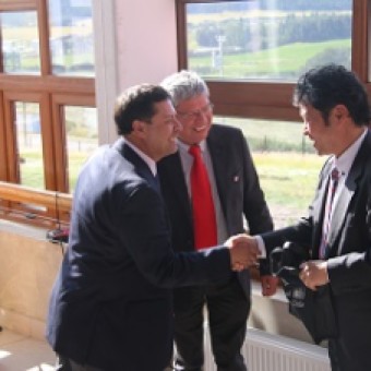 tehuelche noticias: Estudiantes de Salmonicultura de la UACh reciben beca de estudio de Mitsubishi Corporation
