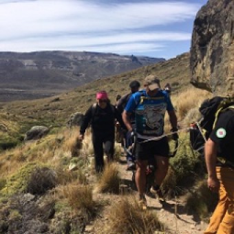 tehuelche noticias: Silla &ldquo;J&ouml;uliette&rdquo; de &ldquo;Otras Huellas&rdquo; permiti&oacute; a dos personas llegar al Parque Patagonia