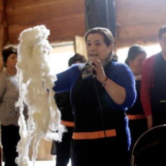 tehuelche noticias: En Villa Ma&ntilde;ihuales se realiz&oacute; exitosa 1era Feria Artesanal de la Lana