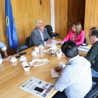 tehuelche noticias: Alcalde Ibarra agradece y conf&iacute;a en compromiso de Intendenta con la comuna de Chile Chico