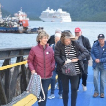 tehuelche noticias: PUERTO CHACABUCO RECIBE A 3.732 TURISTAS CON LA LLEGADA DEL CRUCERO &ldquo;NORWEGIAN STAR&rdquo; Y &ldquo;SILVER WHISPER&rdquo;