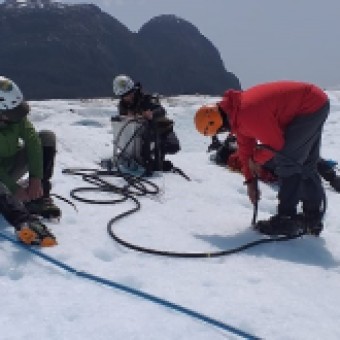 tehuelche noticias: MOP MONITOREA GLACIAR EXPLORADORES