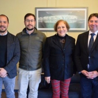 tehuelche noticias: Alcalde de Ays&eacute;n y Directora Regional de Integra se re&uacute;nen para evaluar proyectos en la comuna