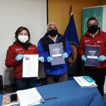 tehuelche noticias: Firman traspaso de recursos para ejecutar 2 proyectos en la comuna de Chile Chico