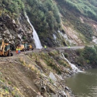 tehuelche noticias: EQUIPOS DE VIALIDAD Y EMPRESAS CONTRATISTAS TRABAJARON INTENSAMENTE EN MEJORAR CONDICIONES DE CONECTIVIDAD DE LAS RUTAS