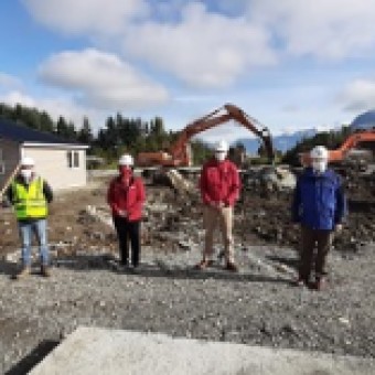 tehuelche noticias: Autoridades Constataron Normal Avance en Construcci&oacute;n de 108 Viviendas para Familias de Puerto Ays&eacute;n