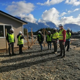 tehuelche noticias: Dirigentes de Tres Comit&eacute;s de Puerto Ays&eacute;n Conocieron Casa Piloto de su Futuro Proyecto Habitacional