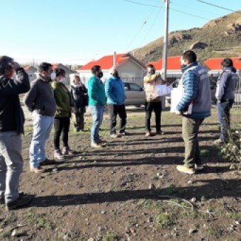 tehuelche noticias: Se inicia construcci&oacute;n de cancha de pasto sint&eacute;tico en poblaci&oacute;n &ldquo;Calafate&rdquo; de Chile Chico