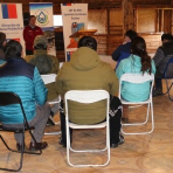 tehuelche noticias: MOP ENTREGA PRIMER APOYO FINANCIERO A COMIT&Eacute; DE AGUA POTABLE RURAL DE VILLA MA&Ntilde;IHUALES
