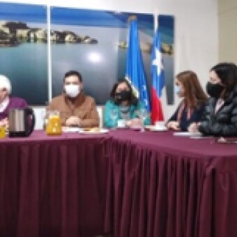 tehuelche noticias: Alcalde y su equipo establecen trabajo coordinado con nueva directora del hospital de Chile Chico