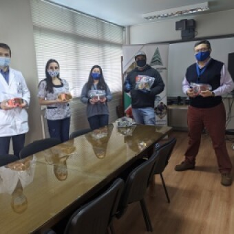 tehuelche noticias: CAMPA&Ntilde;A &ldquo;ANTIPARRAS PARA DOCS&rdquo; BENEFICI&Oacute; A FUNCIONARIOS DEL HOSPITAL REGIONAL COYHAIQUE