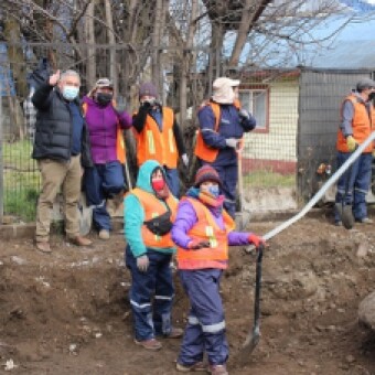 tehuelche noticias: Municipalidad de Coyhaique inicia trabajos de pavimentaci&oacute;n en calle Los Ma&ntilde;&iacute;os