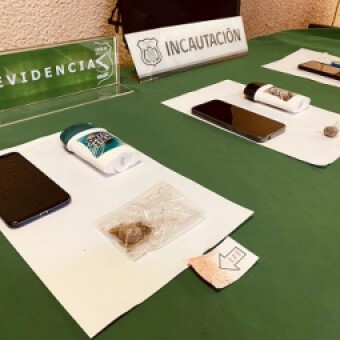 tehuelche noticias: Trabajo conjunto de Gendarmer&iacute;a, Carabineros y Fiscal&iacute;a permite detener a 3 imputados que intentaron ingresar droga a la c&aacute;rcel