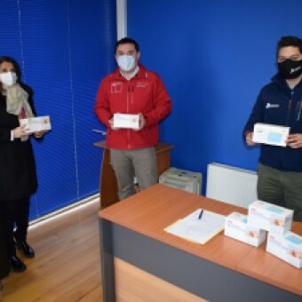 tehuelche noticias: Donadas por Compa&ntilde;&iacute;a Manufacturera de Papeles y Cartones, a trav&eacute;s de la Seremi de Justicia y DDHH